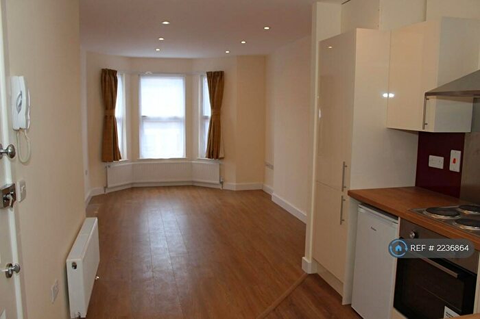 2 Bedroom Flat To Rent In Hide Road, Middlesex, HA1