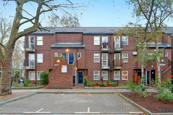 1 Bedroom Flat To Rent In Morecambe Close, Beaumont Square, Stepney Green, E1