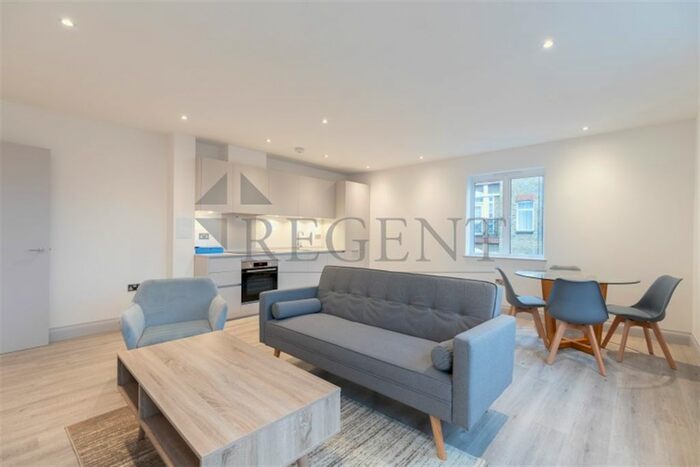 2 Bedroom Flat For Sale In Devonhurst Place, Heathfield Terrace, W4