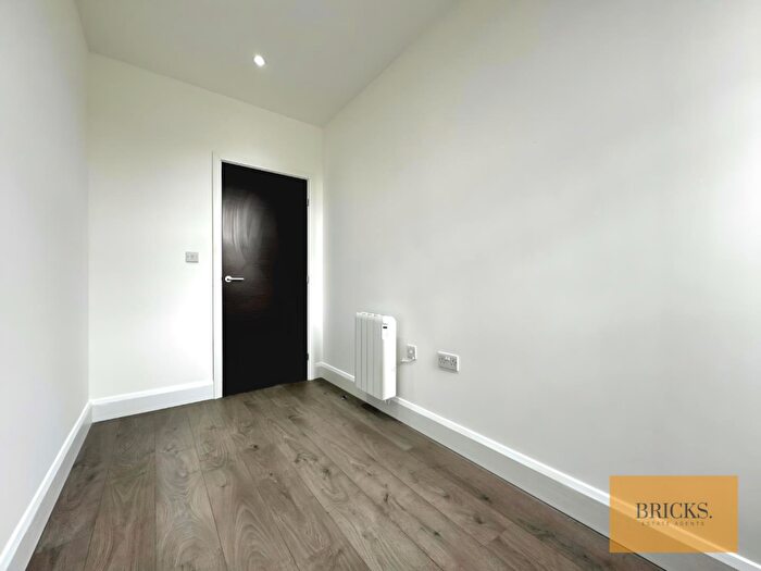 2 Bedroom Apartment To Rent In Key Point, High Street, Potters Bar, EN6