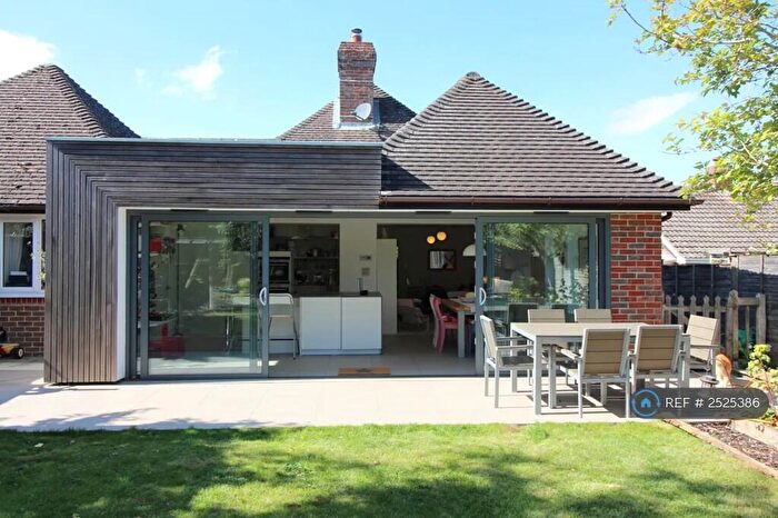 3 Bedroom Bungalow To Rent In Oak Hill, Alresford, SO24