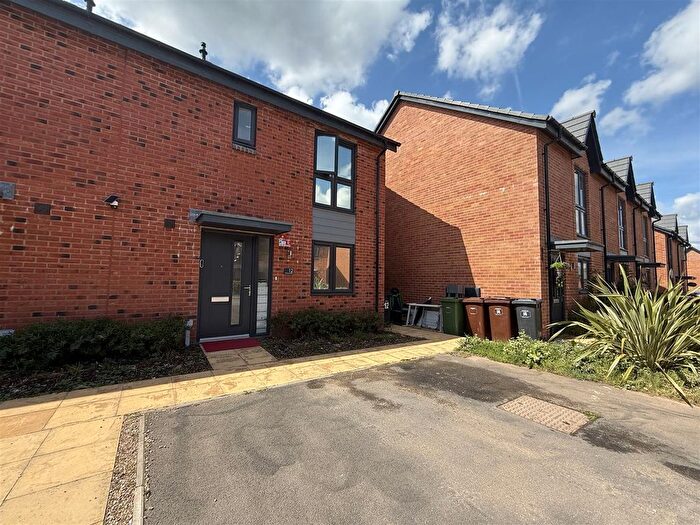 3 Bedroom Property For Sale In Rosewood Drive, Shirley, B90