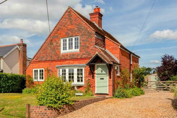 3 Bedroom Detached House For Sale In Old Post Cottage, Hannington, RG26