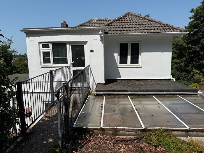 2 Bedroom Flat To Rent In Guest Avenue, Poole, BH12