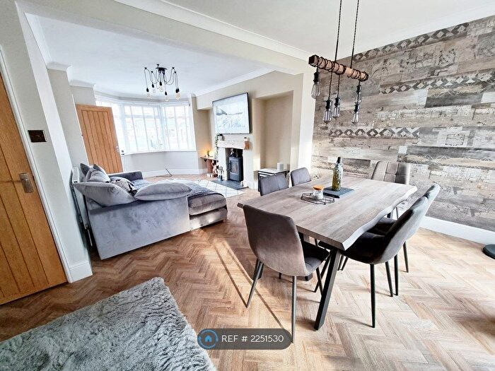 2 Bedroom Terraced House To Rent In Reldene Drive, Hull, HU5