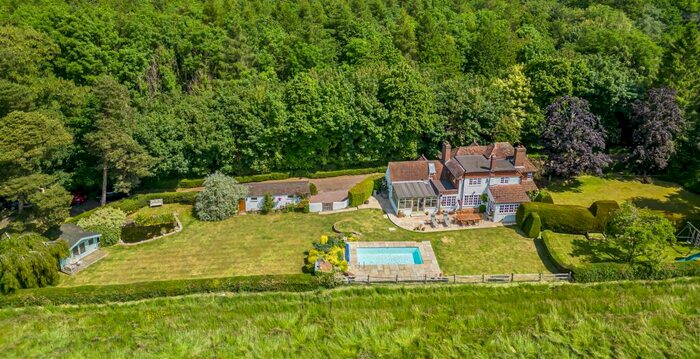 4 Bedroom Detached House For Sale In High Road, Chipstead, Surrey, CR5
