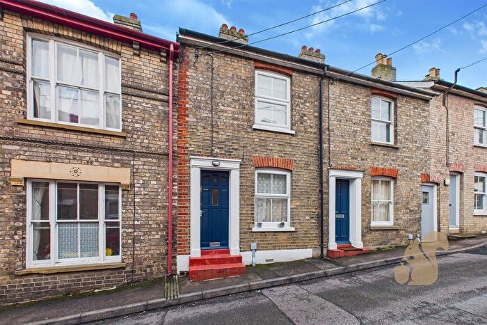 2 Bedroom Cottage For Sale In Harp Close Road, Sudbury, CO10