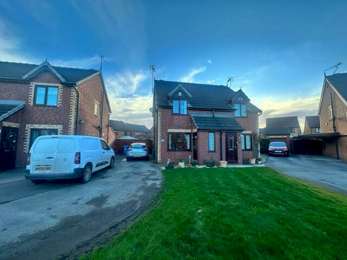 2 Bedroom Semi-Detached House To Rent In Howdale Road, Hull, Yorkshire, HU8