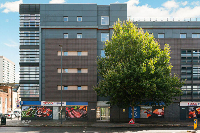 2 Bedroom Flat For Sale In Bow Road, London, E3