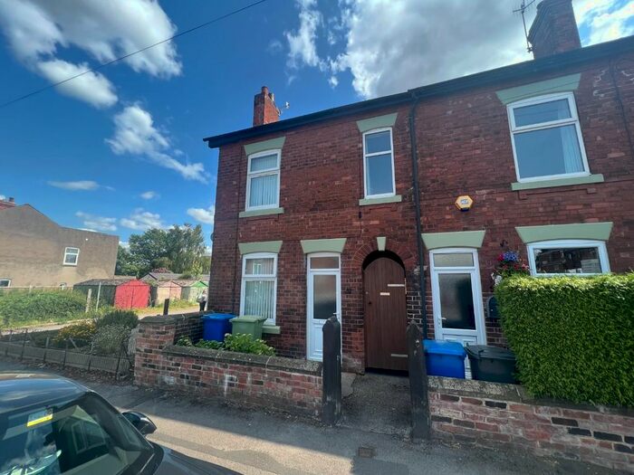 3 Bedroom End Of Terrace House To Rent In Old Road, Brampton, Chesterfield, S40