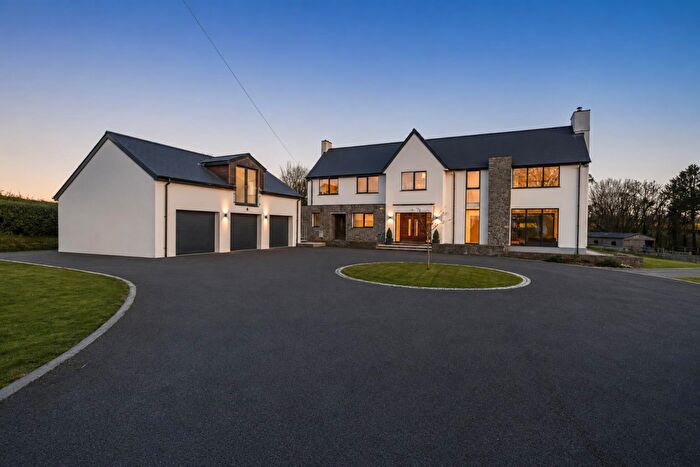 5 Bedroom Detached House For Sale In Glen View, Penmark, CF62