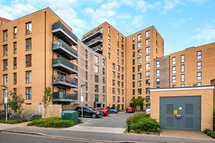 3 Bedroom Flat To Rent In Feltham, West London, TW14