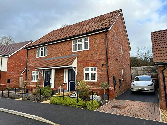 2 Bedroom Semi Detached House For Sale In Threadneedle Street, Patterdown, Chippenham, SN15