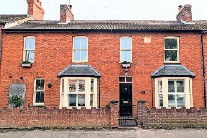 3 Bedroom Terraced House For Sale In Lovat Street, Newport Pagnell, MK16