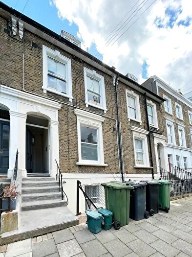 3 Bedroom Flat To Rent In Flaxman Road London, SE5