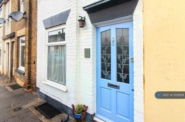 2 Bedroom Terraced House To Rent In Cavour Road, Faversham, ME13