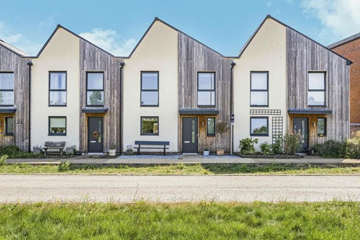 3 Bedroom Terraced House For Sale In Braeburn Avenue, Bicester, OX27