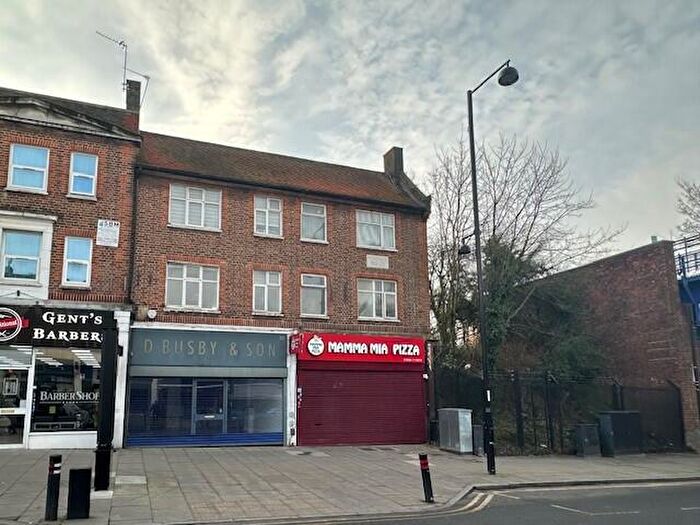 1 Bedroom Flat To Rent In Victoria Road, Ruislip, Middlesex, HA4