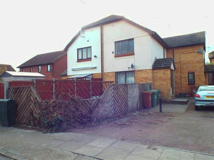 1 Bedroom Flat To Rent In Selkirk Drive, Erith, DA8