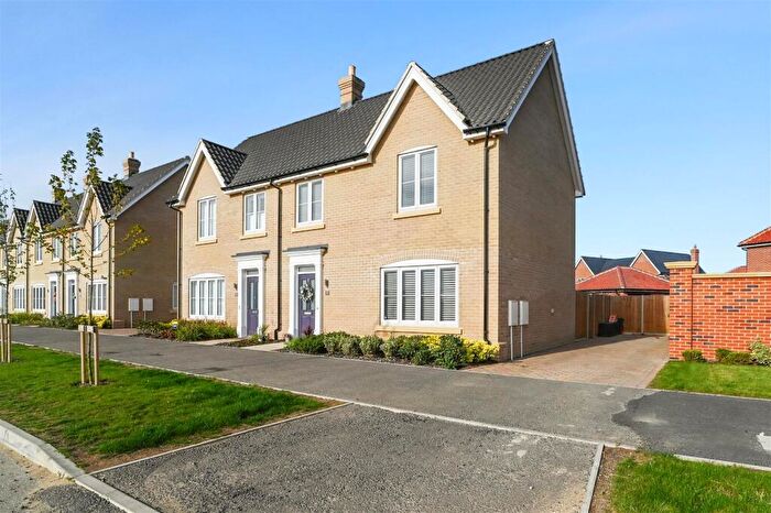 3 Bedroom Semi-Detached House For Sale In The Avenue, Lawford, Manningtree, CO11