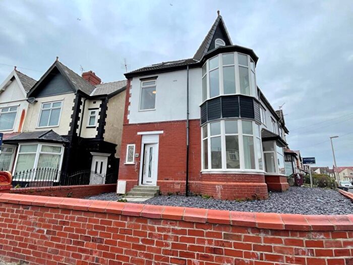 2 Bedroom Flat To Rent In Cavendish Road, Bispham, Blackpool, FY2