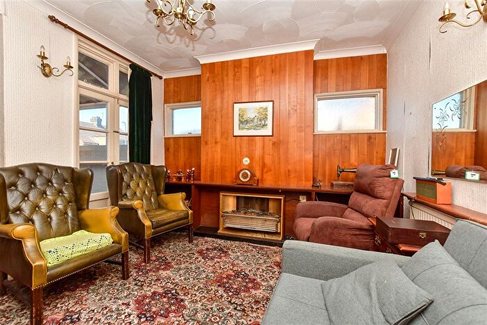 3 Bedroom Detached House For Sale In High Street, Sheerness, Kent, ME12