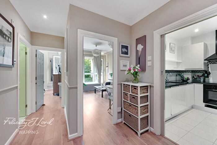 1 Bedroom Flat For Sale In Cartwright Street, Tower Hill, London, E1