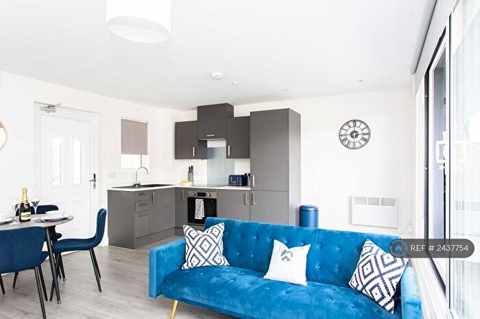 1 Bedroom Flat To Rent In Vivian Court, Hemel Hempstead, HP1