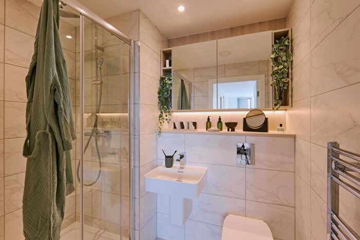 3 Bedroom Apartment To Rent In Cortland, M3