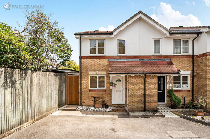 2 Bedroom End Of Terrace House For Sale In Highgrove Mews, Carshalton, SM5