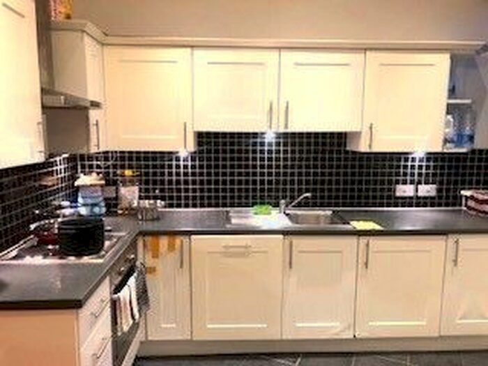 1 Bedroom Flat To Rent In Kingsley Mews, Ley Street, Ilford, IG1