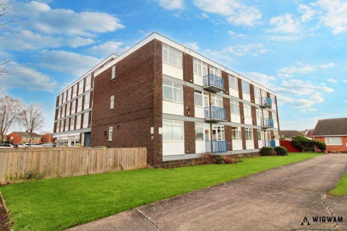 2 Bedroom Flat For Sale In Compass Road, Hull, HU6