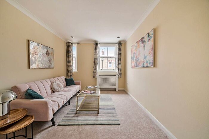 1 Bedroom Flat For Sale In Drayton Gardens, South Kensington, London, SW10