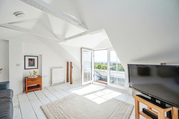 3 Bedroom Terraced House For Sale In Sea Front, Hayling Island, Hampshire, PO11