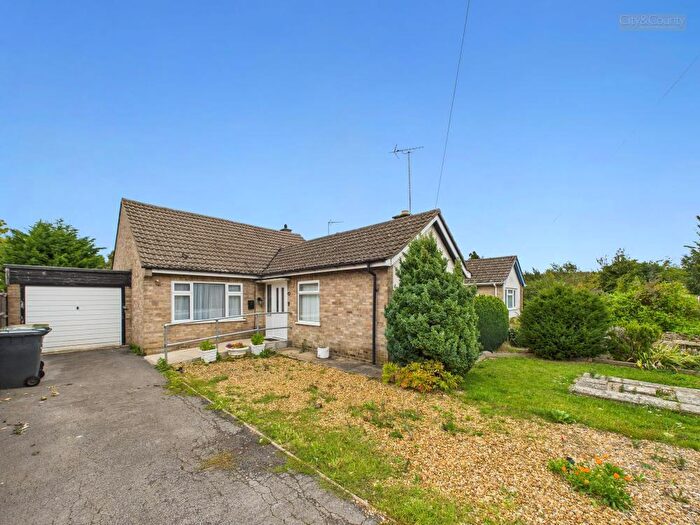 2 Bedroom Detached Bungalow For Sale In Andrew Close, Ailsworth, Peterborough, PE5
