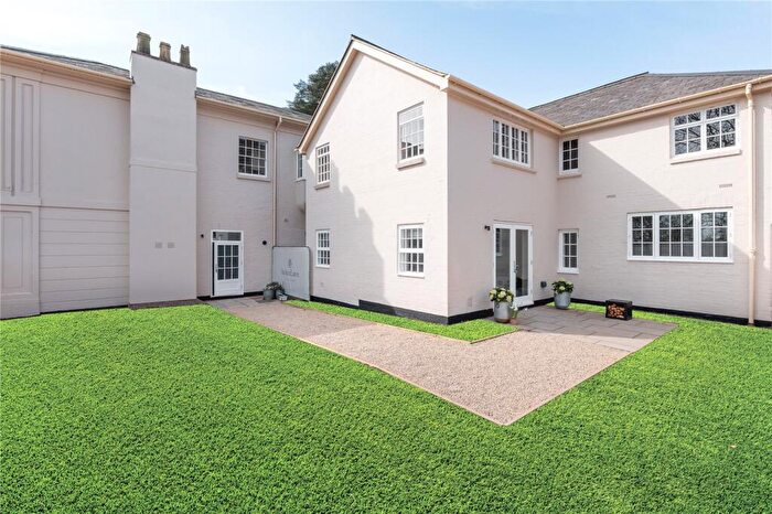 2 Bedroom Apartment For Sale In The Manor At Arden Lawn, Henley-in-Arden, Warwickshire, B95