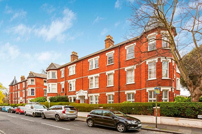 4 Bedroom Flat For Sale In Clevedon Road, Twickenham, TW1