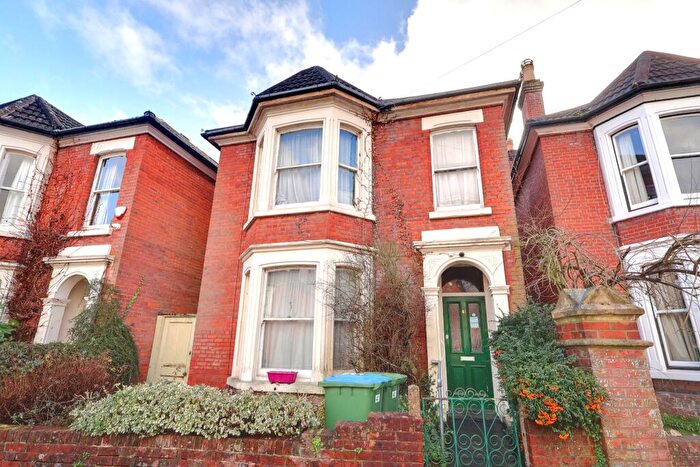 4 Bedroom Detached House For Sale In Portswood, Southampton, SO14