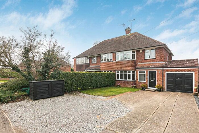 3 Bedroom Semi-Detached House For Sale In Bluebridge Road, Brookmans Park, AL9