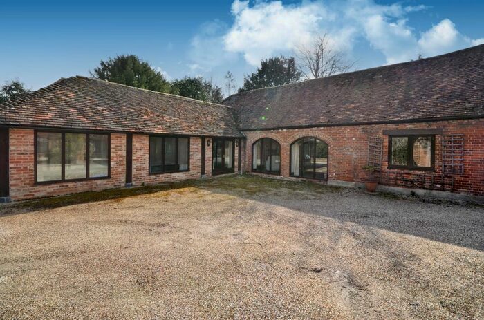 3 Bedroom Barn Conversion To Rent In Farnham, GU10