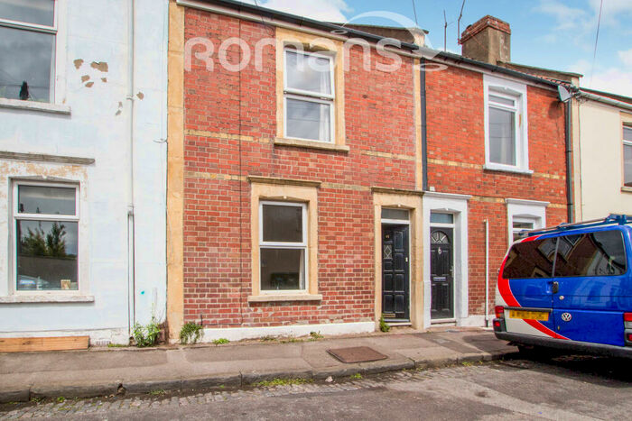 2 Bedroom Terraced House To Rent In Fairfield Place, BS3