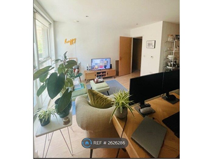 1 Bedroom Flat To Rent In Barrett Court, London, SE5