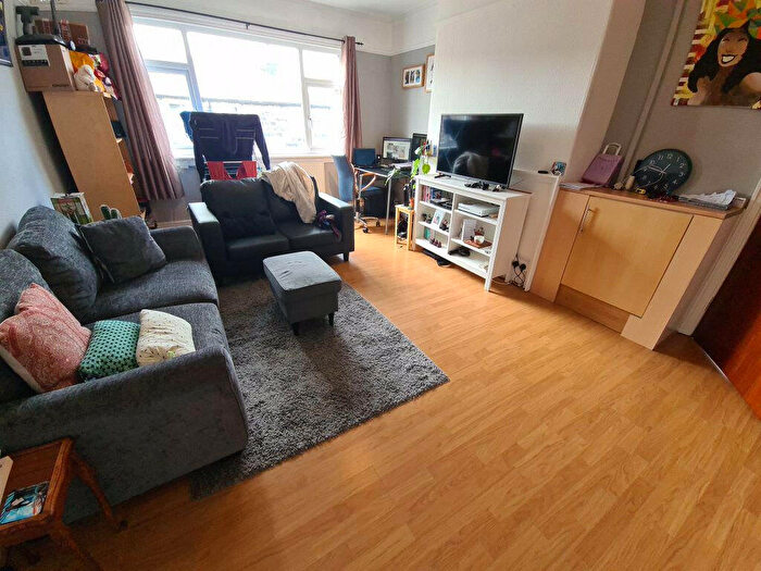 1 Bedroom House To Rent In Cottage Road, Leeds, LS6