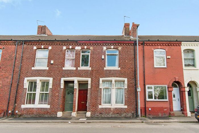 3 Bedroom Terraced House For Sale In Cambridge Street, Castleford, WF10