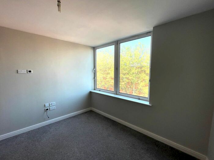1 Bedroom Flat To Rent In Mersey View, Birkenhead, CH41