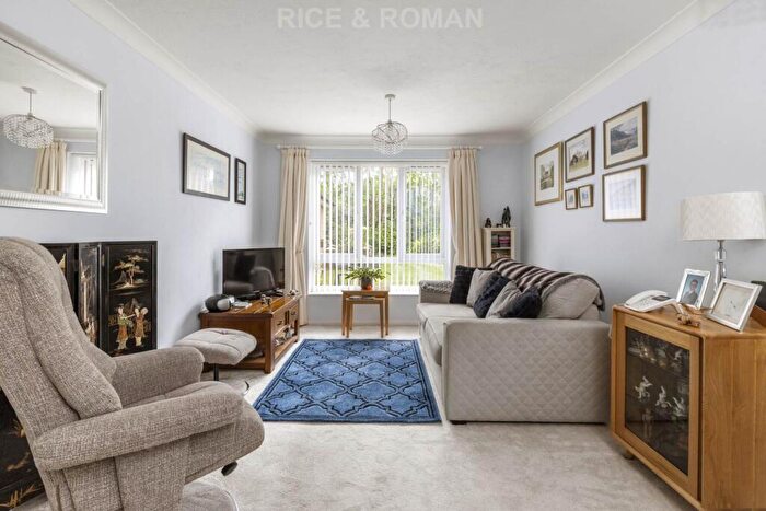 1 Bedroom Retirement Property For Sale In Cadogan Court, New Malden, KT3