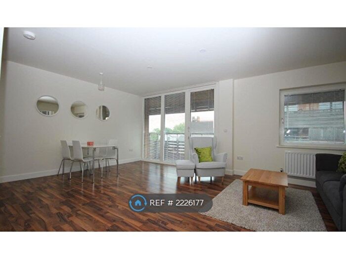 1 Bedroom Flat To Rent In Hillside, London, NW10