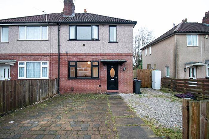 3 Bedroom Semi-Detached House For Sale In Crescent Avenue, Farnworth, Bolton, BL4