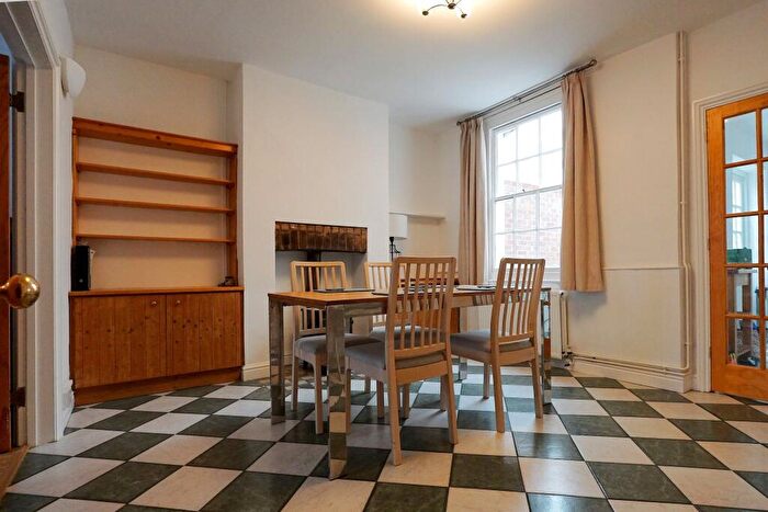 2 Bedroom House To Rent In Alma Place, Oxford, OX4
