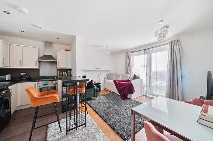 1 Bedroom Flat For Sale In Harvey House, Magnetic Crescent, Enfield, EN3